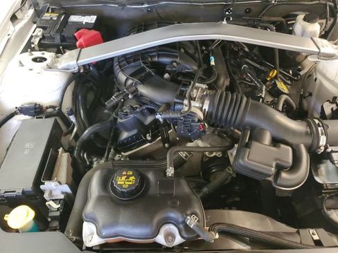 Used 2012 Ford Mustang Premium RWD image 31