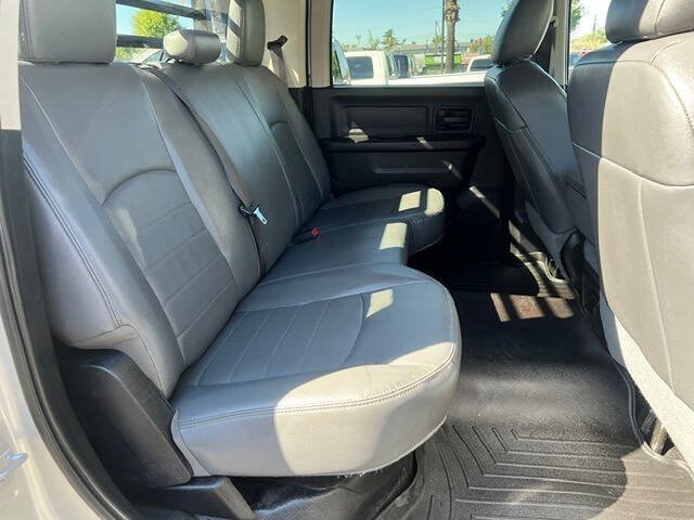 Used 2016 RAM 3500 Tradesman w/ Chrome Appearance Group AWD/4WD image 15
