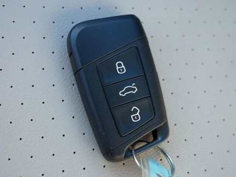 Used 2019 Volkswagen Jetta R-Line image 35