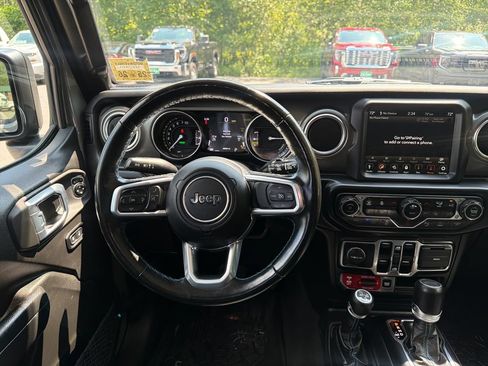 Used 2022 Jeep Wrangler Unlimited Rubicon 4xe w/ Cold Weather Group AWD/4WD image 34