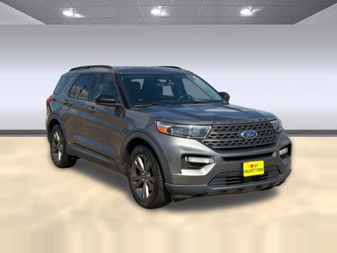 Used 2022 Ford Explorer XLT w/ Equipment Group 202A RWD image 7