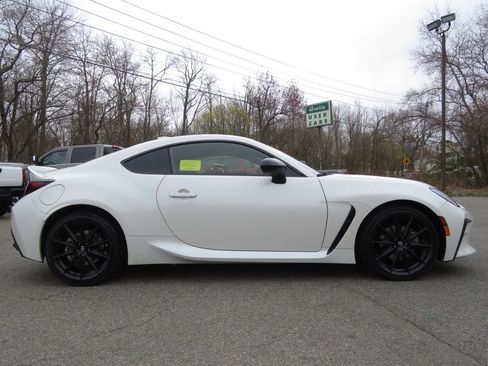 Used 2023 Toyota GR86 Premium w/ ALL Weather Mat Package (TMS) RWD image 4