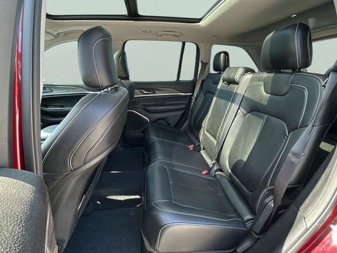 Used 2022 Jeep Grand Cherokee Limited image 16