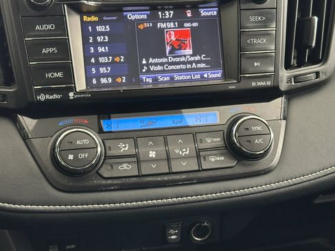 Used 2016 Toyota RAV4 XLE AWD/4WD image 27