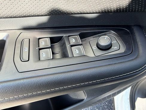 Used 2025 Volkswagen Atlas Cross Sport SEL Premium R-Line AWD/4WD image 38