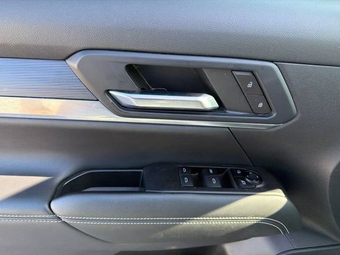 Used 2025 GMC Terrain Elevation AWD/4WD image 9