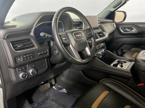 Used 2023 GMC Yukon AT4 w/ AT4 Premium Package image 9