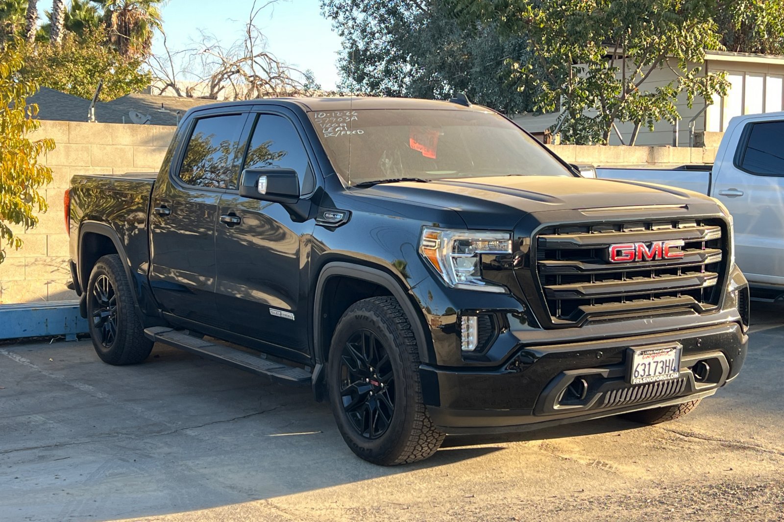 Used 2021 GMC Sierra 1500 Elevation w/ Preferred Package AWD/4WD image 2