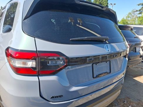 Used 2024 Honda Pilot TrailSport image 7