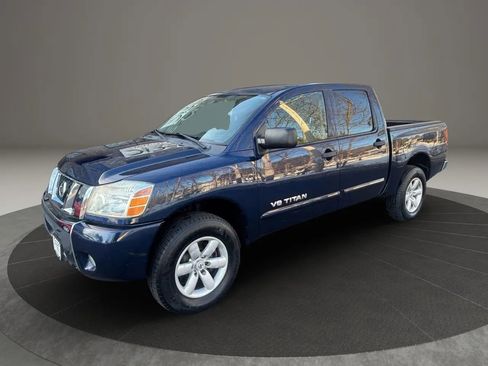 Used 2012 Nissan Titan SV w/ SV Value Truck Pkg AWD/4WD image 9
