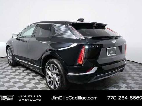 Certified 2025 Cadillac Optiq Luxury 2 w/ LPO, Floor Liner Package image 27