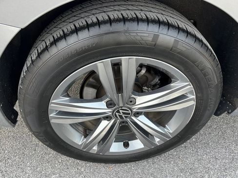 Used 2024 Volkswagen Jetta SE image 12