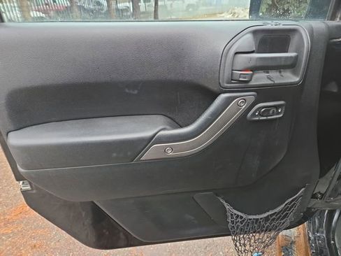 Used 2012 Jeep Wrangler Unlimited Sport AWD/4WD image 17