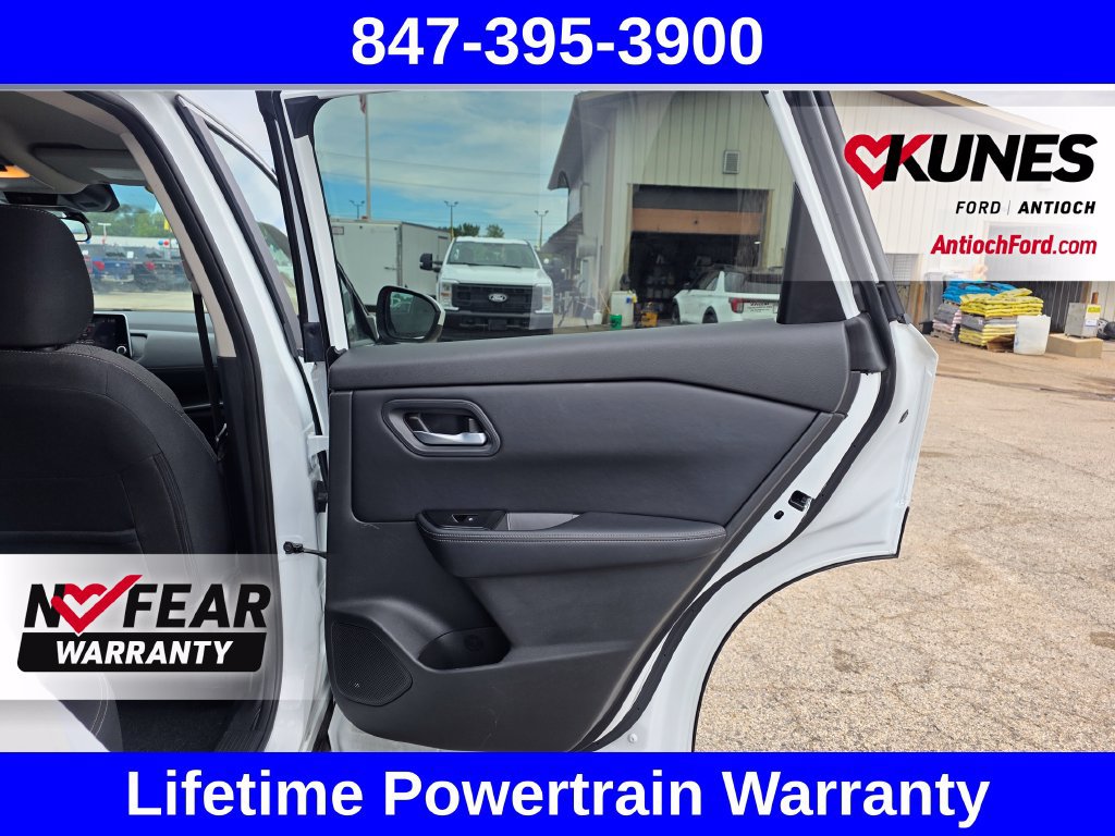 Used 2025 Nissan Rogue SV FWD image 36