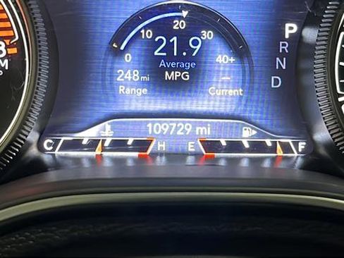 Used 2020 Jeep Cherokee Trailhawk AWD/4WD image 10