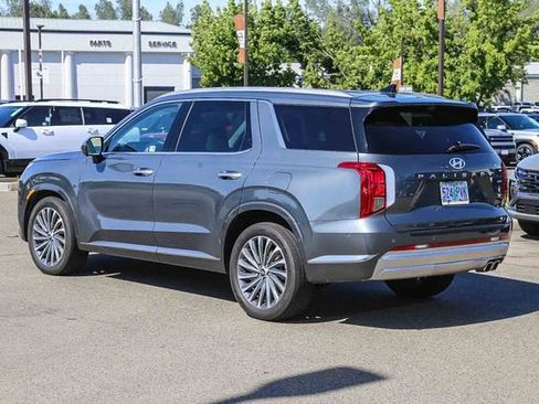 Used 2024 Hyundai Palisade Calligraphy AWD/4WD image 2