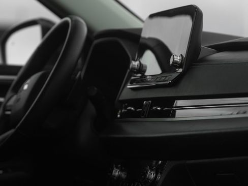 Used 2024 Mitsubishi Outlander SE Black Edition image 26