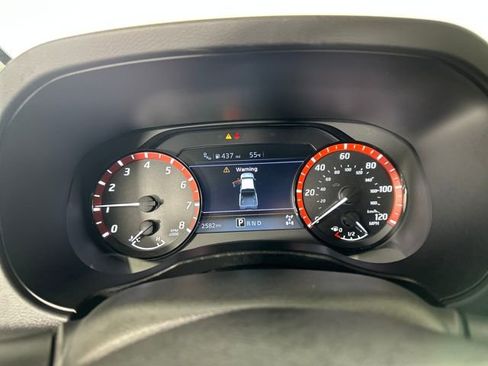 Certified 2025 Nissan Frontier PRO-4X image 17