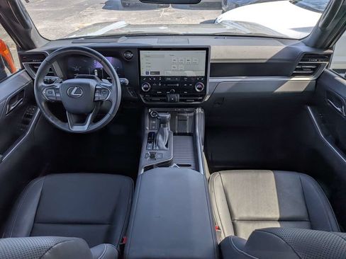 Used 2024 Lexus GX 550 w/ Cold Area Package AWD/4WD image 12