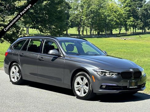 Used 2018 BMW 330i xDrive Wagon AWD/4WD image 1
