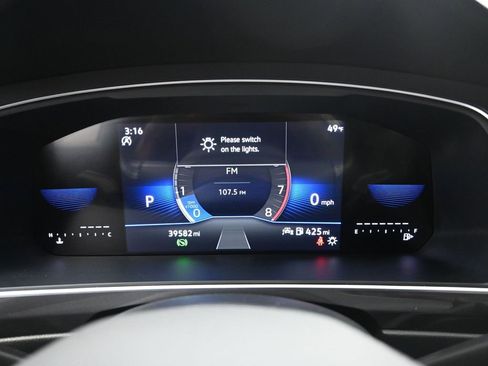 Used 2024 Volkswagen Tiguan S image 10