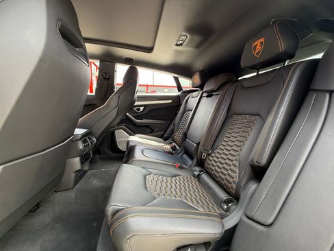 Used 2020 Lamborghini Urus AWD/4WD image 17