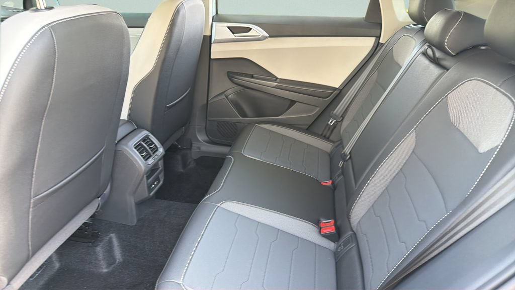 New 2026 Volkswagen Taos SE FWD image 29