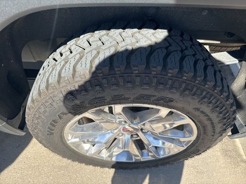 Used 2020 GMC Sierra 1500 SLT image 11