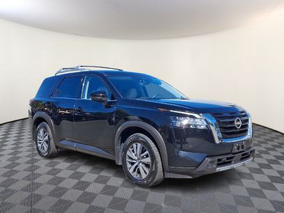 Used 2023 Nissan Pathfinder SL