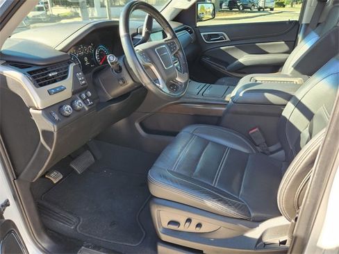 Used 2019 GMC Yukon Denali w/ Denali Ultimate Package image 9