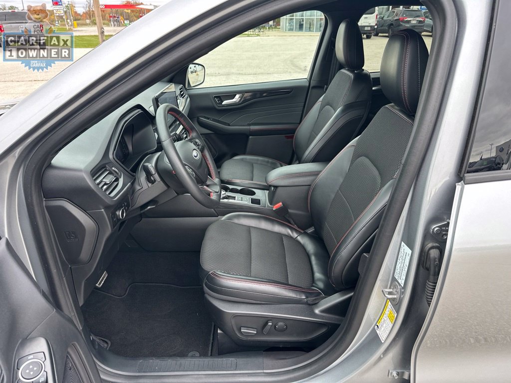 Used 2023 Ford Escape ST-Line w/ Tech Pack #1 AWD/4WD image 9