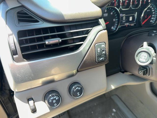 Used 2018 Chevrolet Suburban Premier AWD/4WD image 19