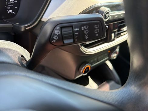 Used 2020 Ford Escape SE FWD image 25