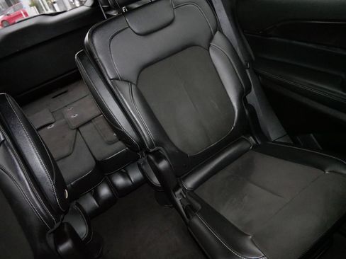 Used 2022 Jeep Grand Cherokee L Laredo image 14