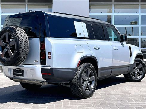 Used 2023 Land Rover Defender 130 SE image 13