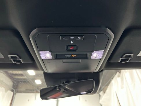 Used 2025 Toyota Tacoma TRD Sport image 39