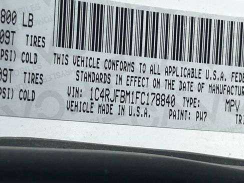 Used 2015 Jeep Grand Cherokee Limited w/ Trailer Tow Group IV AWD/4WD image 39