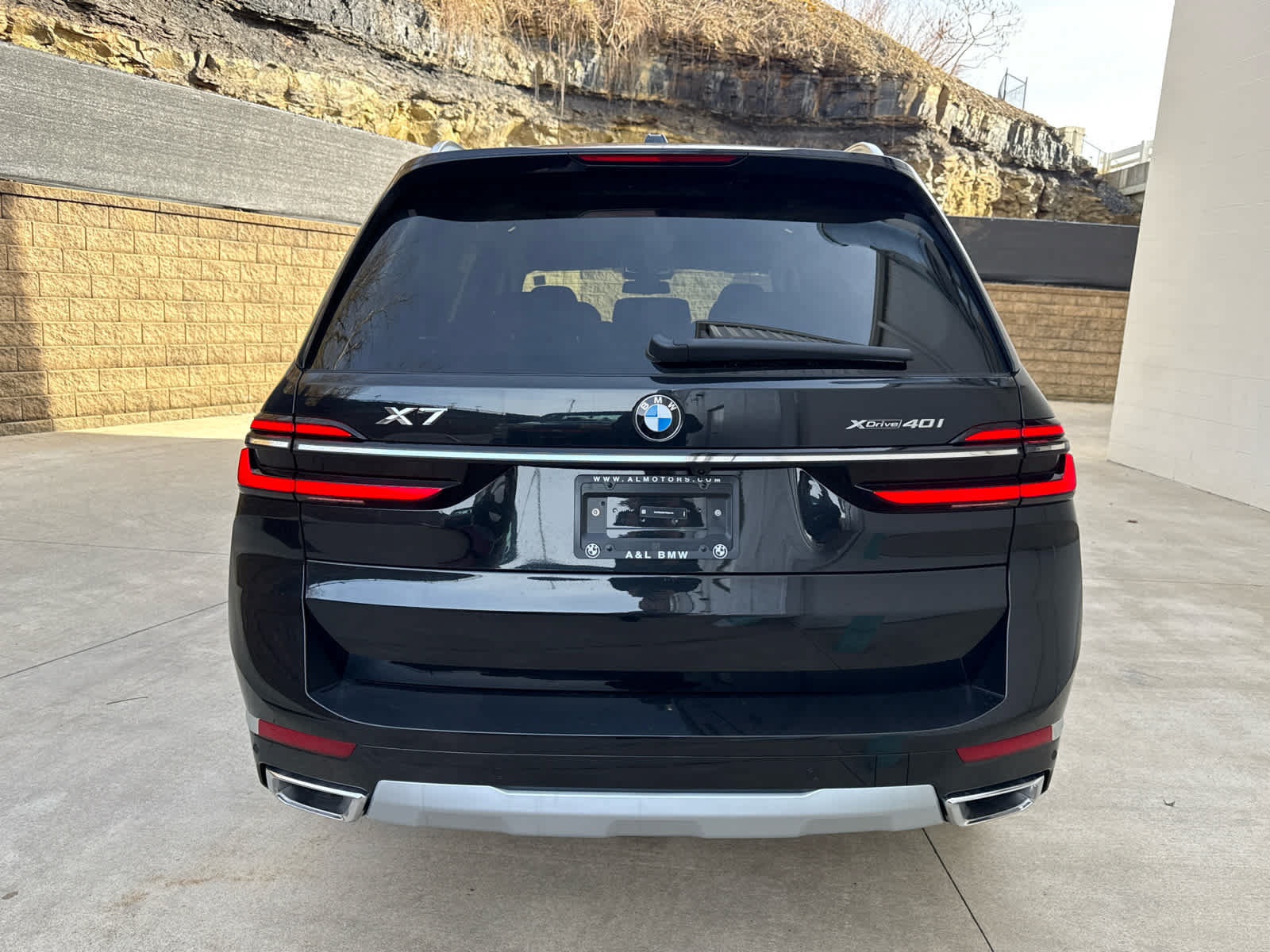 Used 2026 BMW X7 xDrive40i w/ Premium Package AWD/4WD image 4