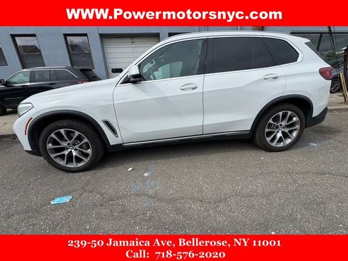 Used 2019 BMW X5 xDrive40i w/ Premium Package 2 AWD/4WD image 4
