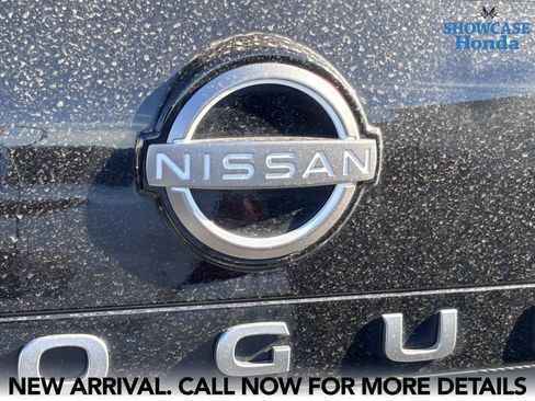 Used 2025 Nissan Rogue SV FWD image 11