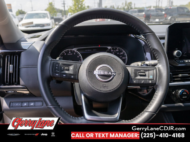 Used 2025 Nissan Pathfinder SV FWD image 7
