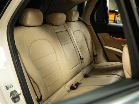 Used 2021 Mercedes-Benz GLC 300 4MATIC w/ Premium Package image 12