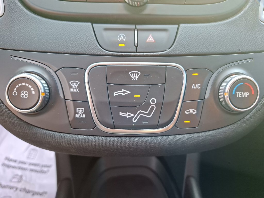 Used 2022 Chevrolet Malibu LS FWD image 23