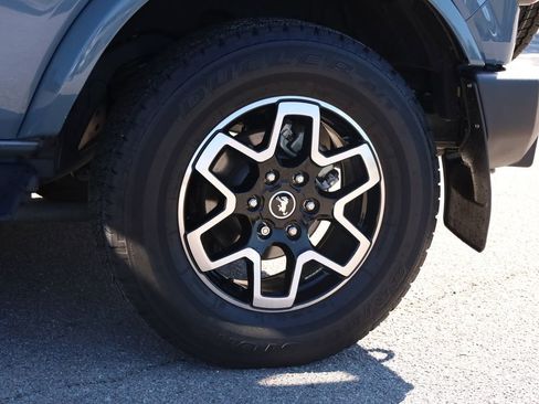 Used 2024 Ford Bronco Outer Banks image 3