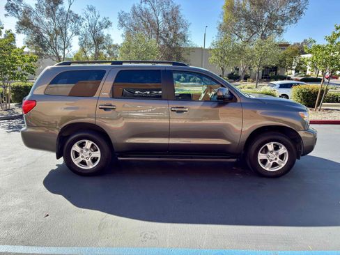 Used 2008 Toyota Sequoia SR5 RWD image 7