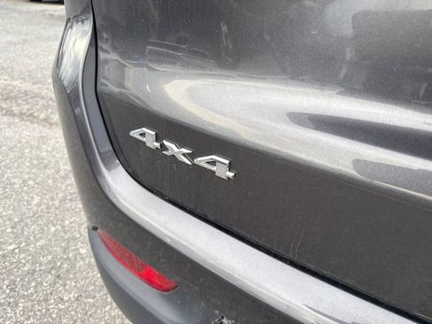 Used 2023 Jeep Compass Latitude image 11