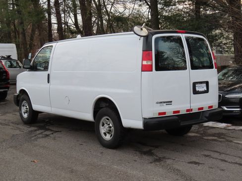Used 2015 Chevrolet Express 2500 image 4