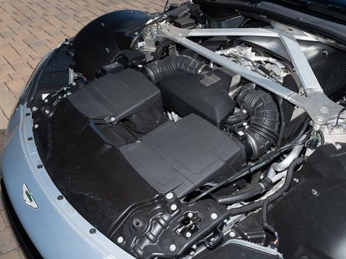 Used 2023 Aston Martin V8 Vantage Roadster RWD image 15