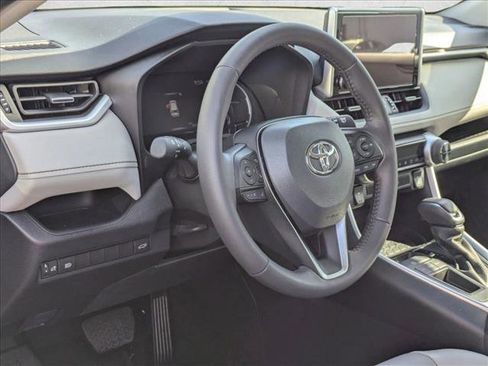 Used 2025 Toyota RAV4 XLE Premium image 3