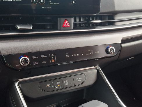 New 2026 Kia Carnival EX FWD image 14